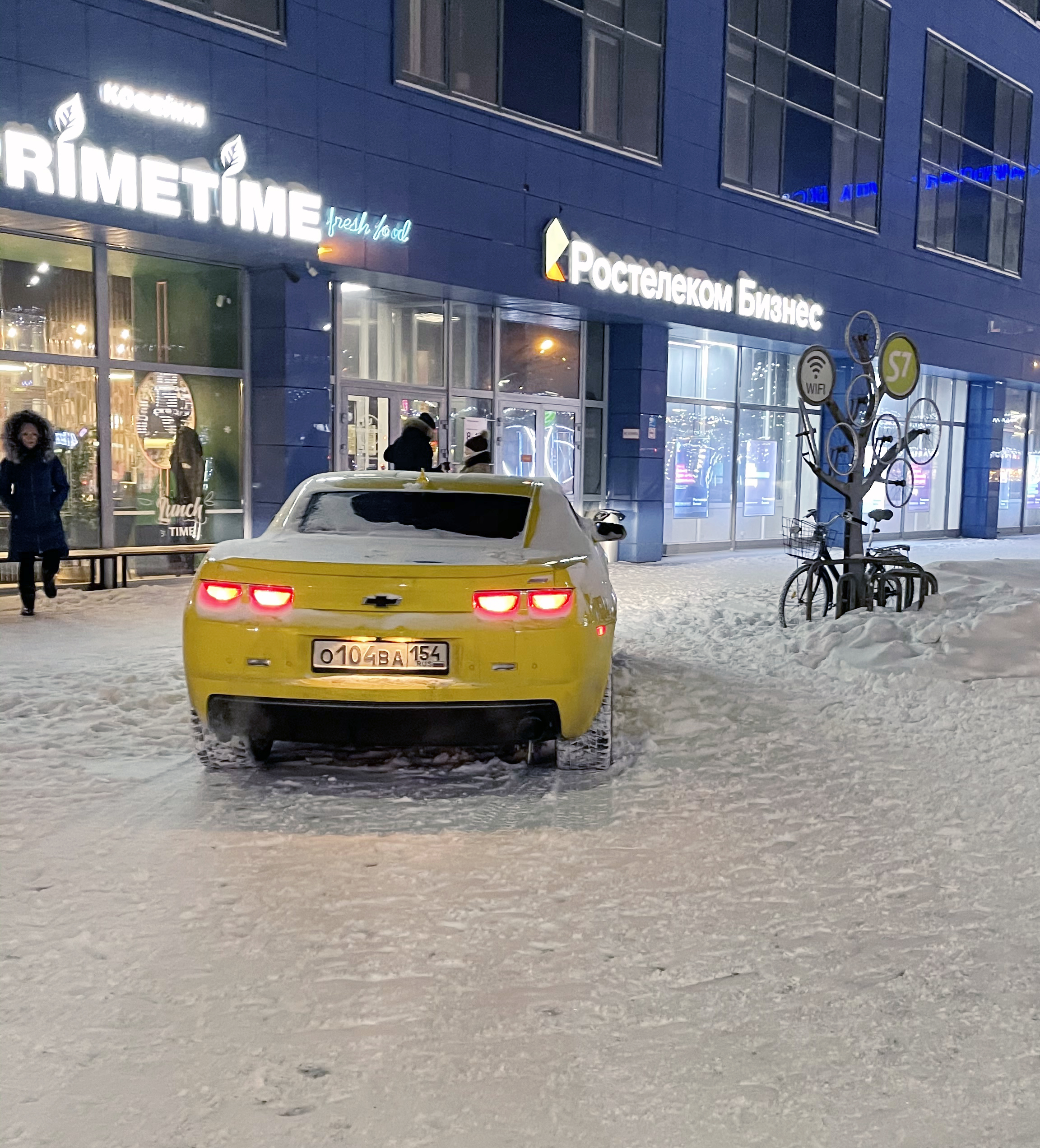 Стоянка на тротуаре Стоянка на тротуаре