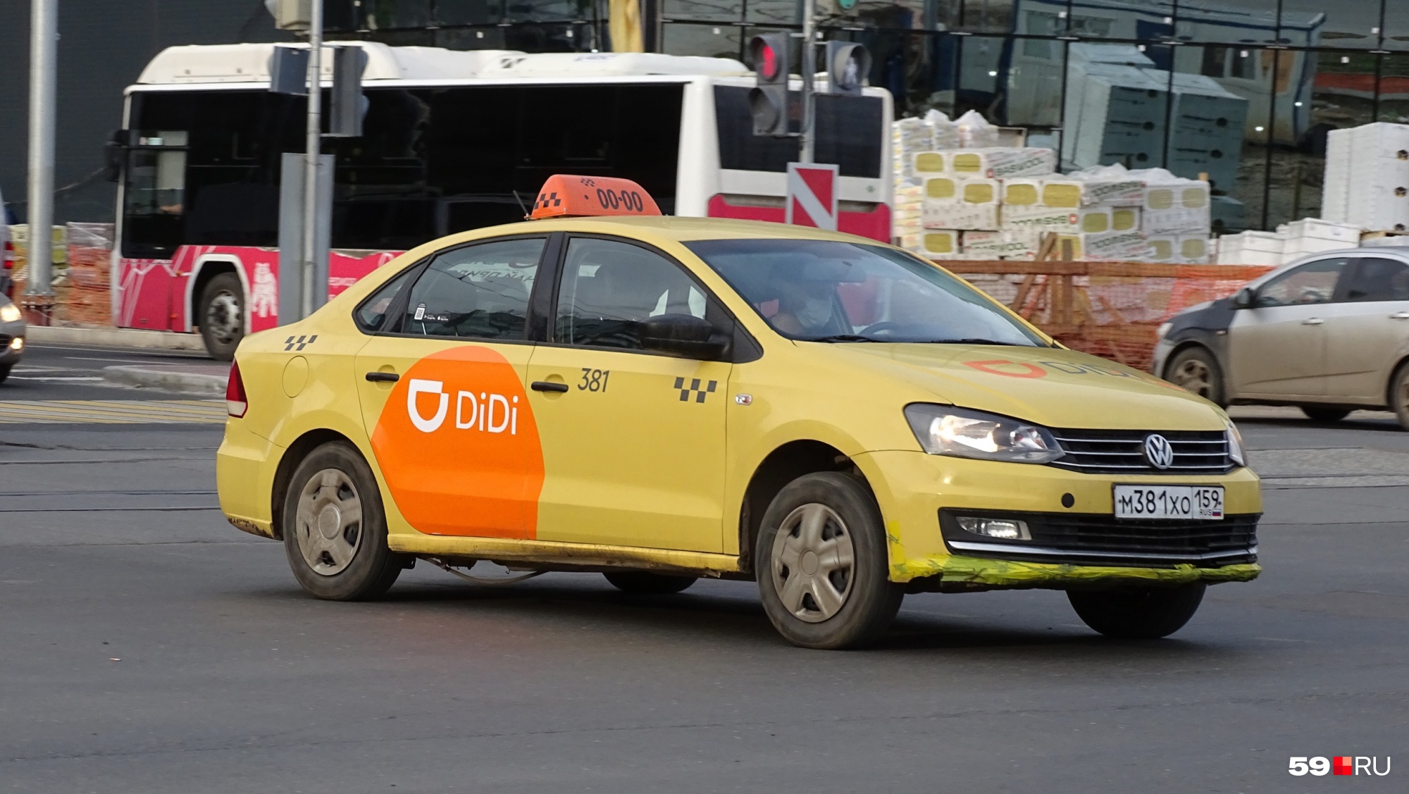 Didi зашел в регион сразу в желтой обклейке Didi зашел в регион сразу в желтой обклейке