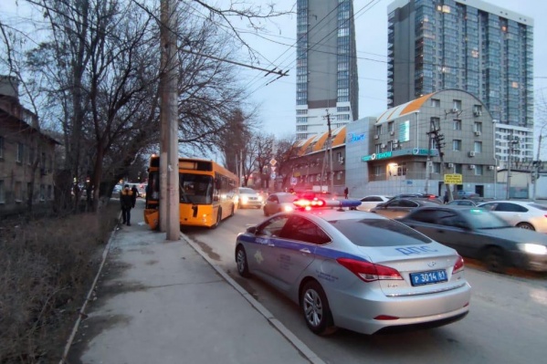 В автобусе находилось 20 человек В автобусе находилось 20 человек