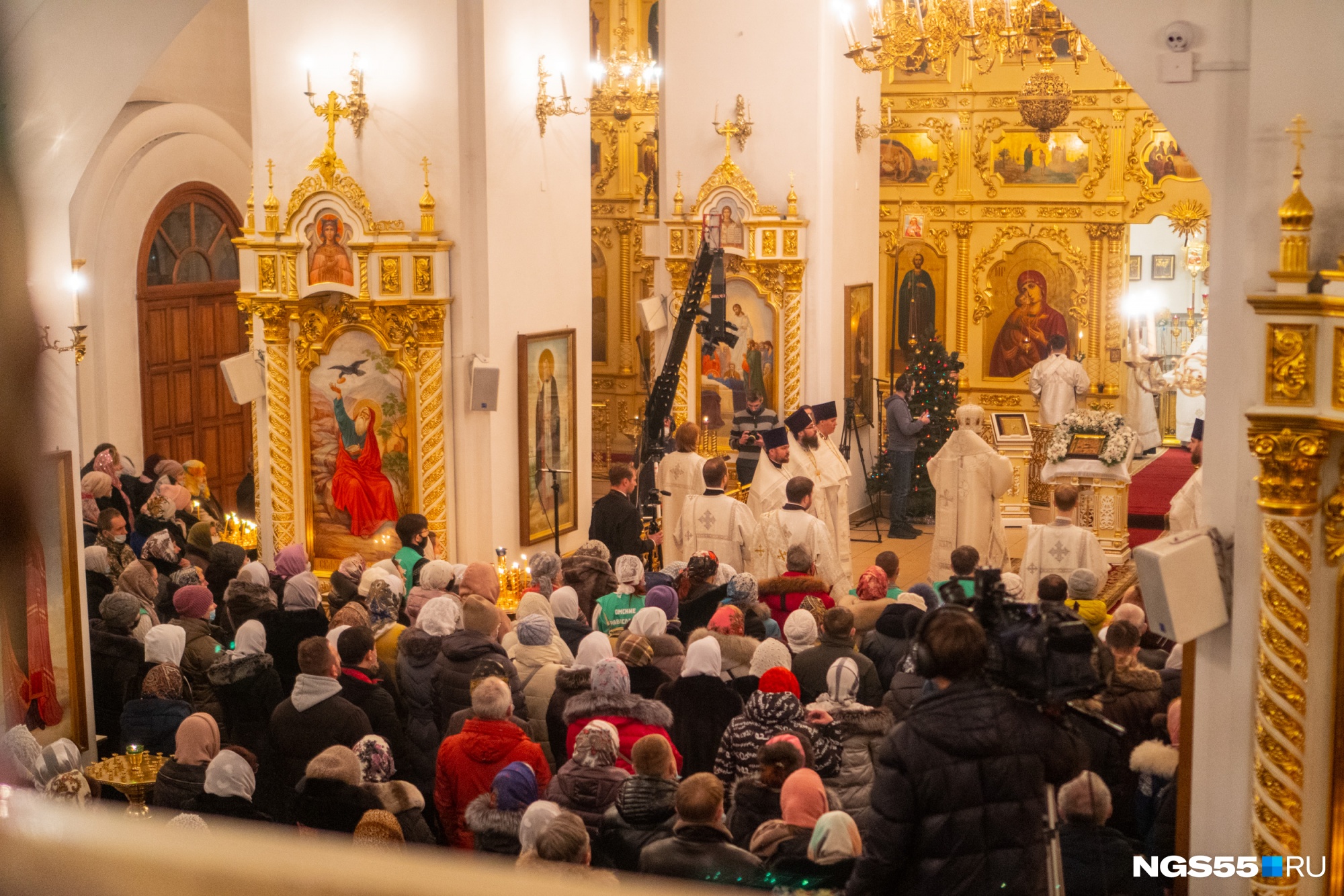 Служба в церкви на Рождество