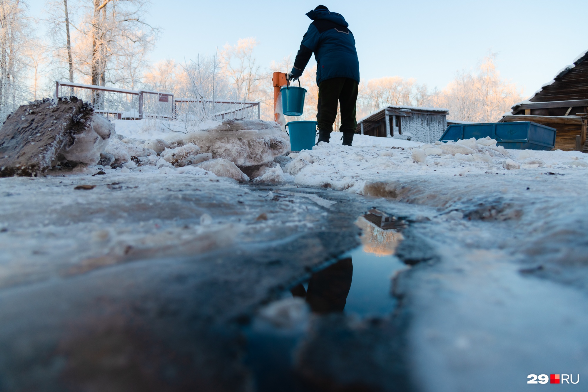 Житель Бакарицы рассказал, что у них в микрорайоне есть умные колонки с водой по карточкам, но зимой с ними проблема — перемерзают Житель Бакарицы рассказал, что у них в микрорайоне есть умные колонки с водой по карточкам, но зимой с ними проблема — перемерзают