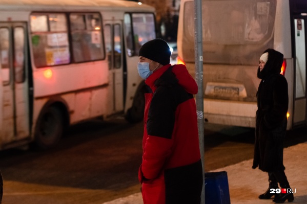 Жители Исакогорки попросили, чтобы первый рейс автобуса <nobr class="_">№ 33</nobr> был пораньше Жители Исакогорки попросили, чтобы первый рейс автобуса <nobr class="_">№ 33</nobr> был пораньше