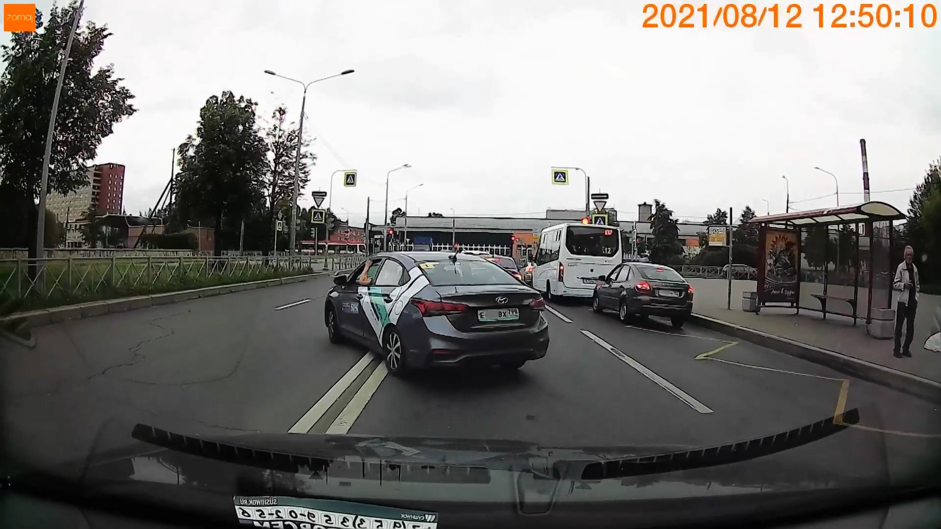 Скриншот видео из группы <a href="https://vk.com/wall-68471405_15581123" class="io-leave-page _" target="_blank">«ДТП и ЧП | Санкт-Петербург»</a>