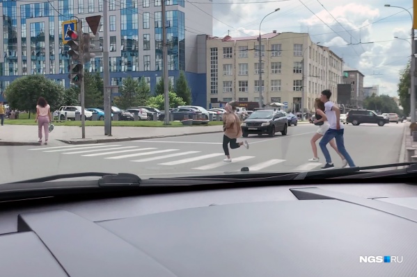 Если авто не остановится, у пешеходов нет шансов Если авто не остановится, у пешеходов нет шансов