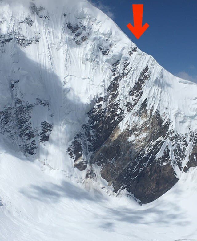 В горах Тянь-Шаня в Киргизии погибли два альпиниста. Один из них пришел на помощь застрявшей группе из Петербурга