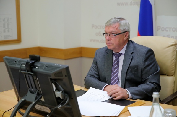 В регионе рассматривают вопрос о<a href="https://161.ru/text/gorod/2021/06/22/69984086/" class="io-leave-page _" target="_blank"> введении в общепите чистых от коронавируса зон</a> В регионе рассматривают вопрос о<a href="https://161.ru/text/gorod/2021/06/22/69984086/" class="io-leave-page _" target="_blank"> введении в общепите чистых от коронавируса зон</a>
