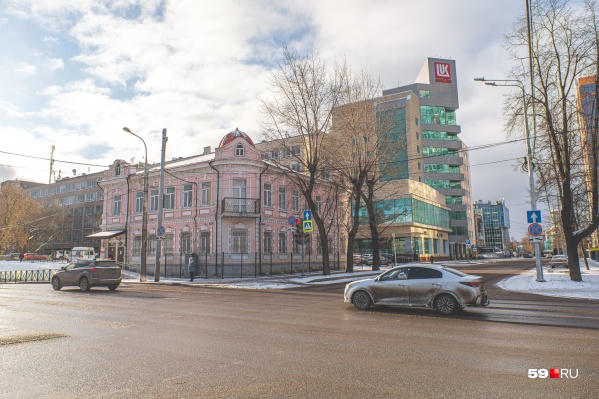 Стоимость автомобильного топлива увеличилась Стоимость автомобильного топлива увеличилась