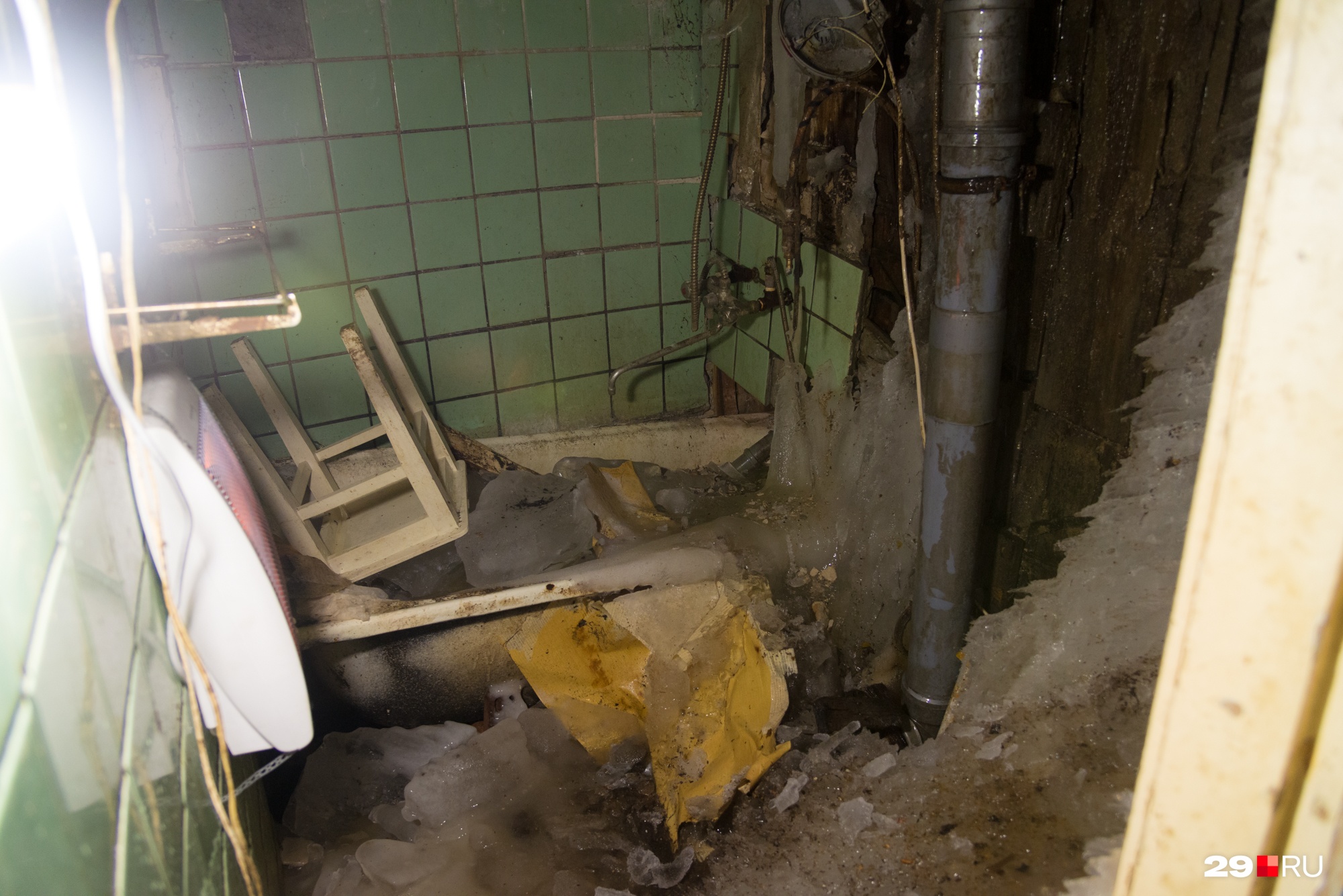 Вот как выглядит ванная комната в старой квартире Артёма Архипова