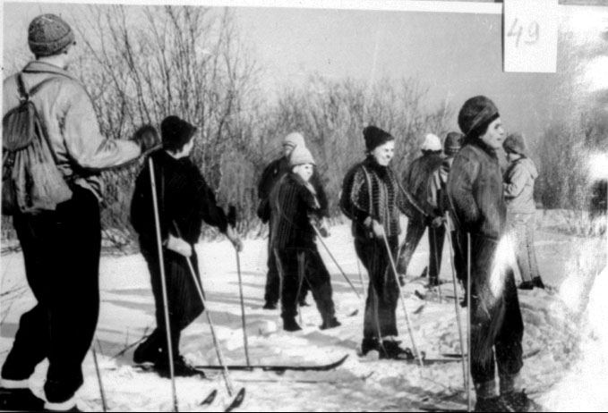 Узнаете моду середины <nobr class="_">60-х</nobr> годов <nobr class="_">ХХ века</nobr>? Узнаете моду середины <nobr class="_">60-х</nobr> годов <nobr class="_">ХХ века</nobr>?