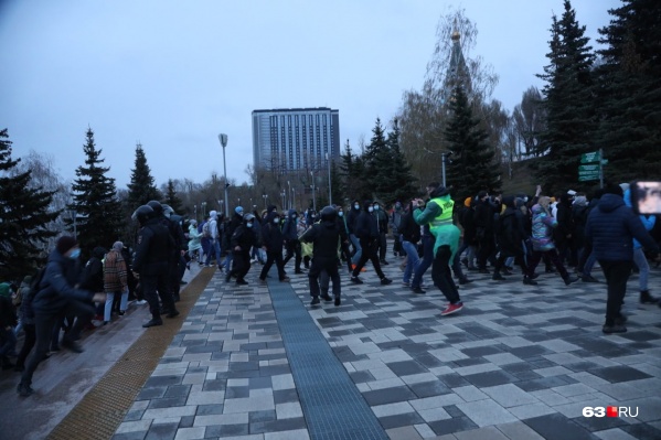 Один из моментов незаконной акции протеста в Самаре Один из моментов незаконной акции протеста в Самаре