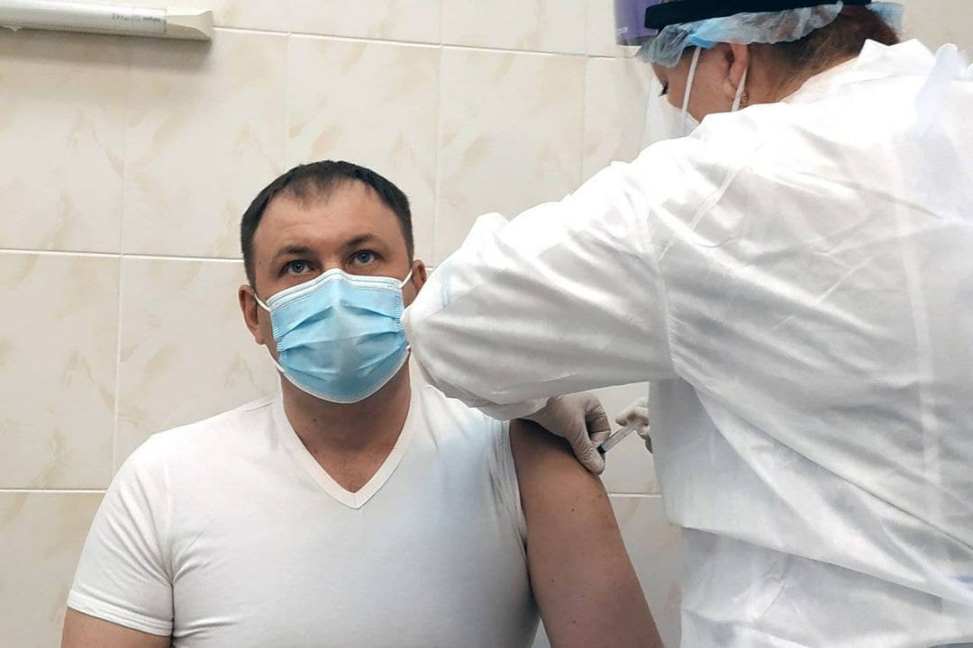 Мэр Кемерово поставил вакцину от коронавируса
