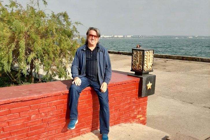 Юрий Лоза родился в Свердловске, но еще в детстве родители перевезли его в Алма-Ату Юрий Лоза родился в Свердловске, но еще в детстве родители перевезли его в Алма-Ату