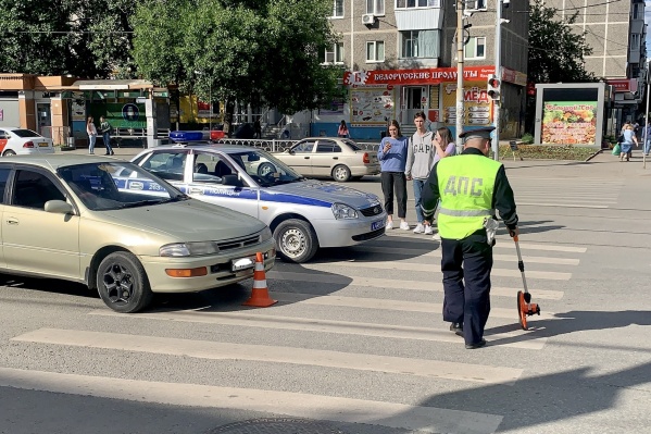 Молодой парень сбил ребенка Молодой парень сбил ребенка