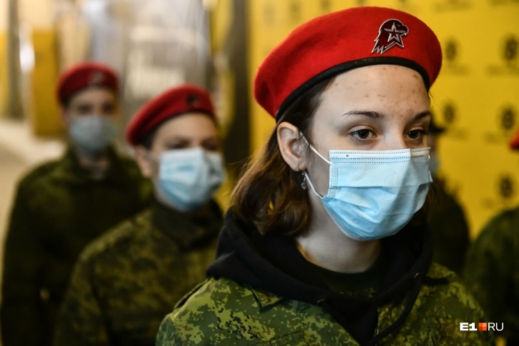 Девочки тоже идут в Юнармию, но парней там все-таки больше Девочки тоже идут в Юнармию, но парней там все-таки больше