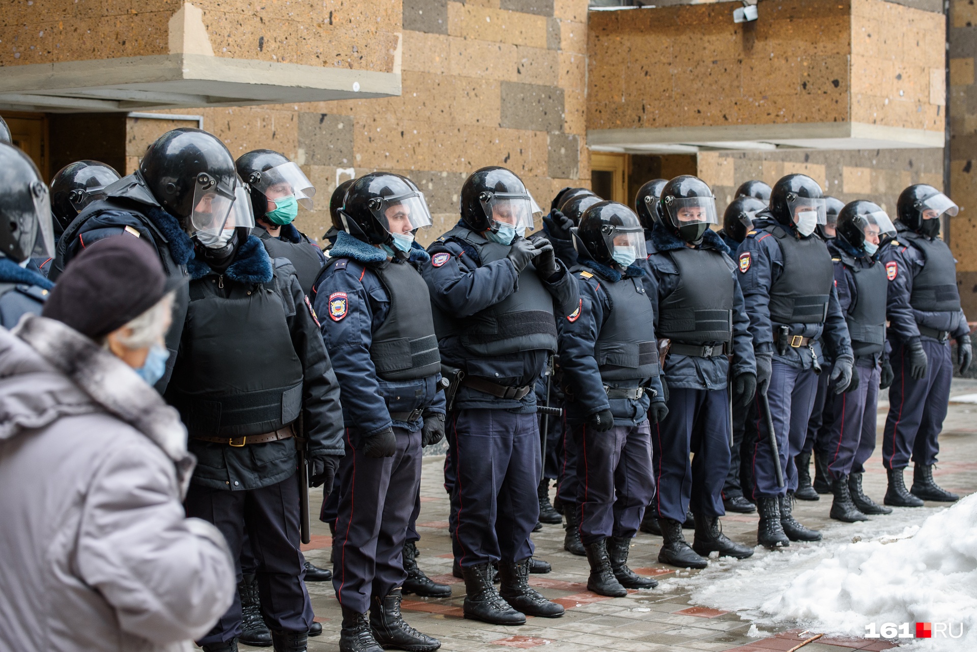 Попасть в библиотеку можно было только до начала акции Попасть в библиотеку можно было только до начала акции