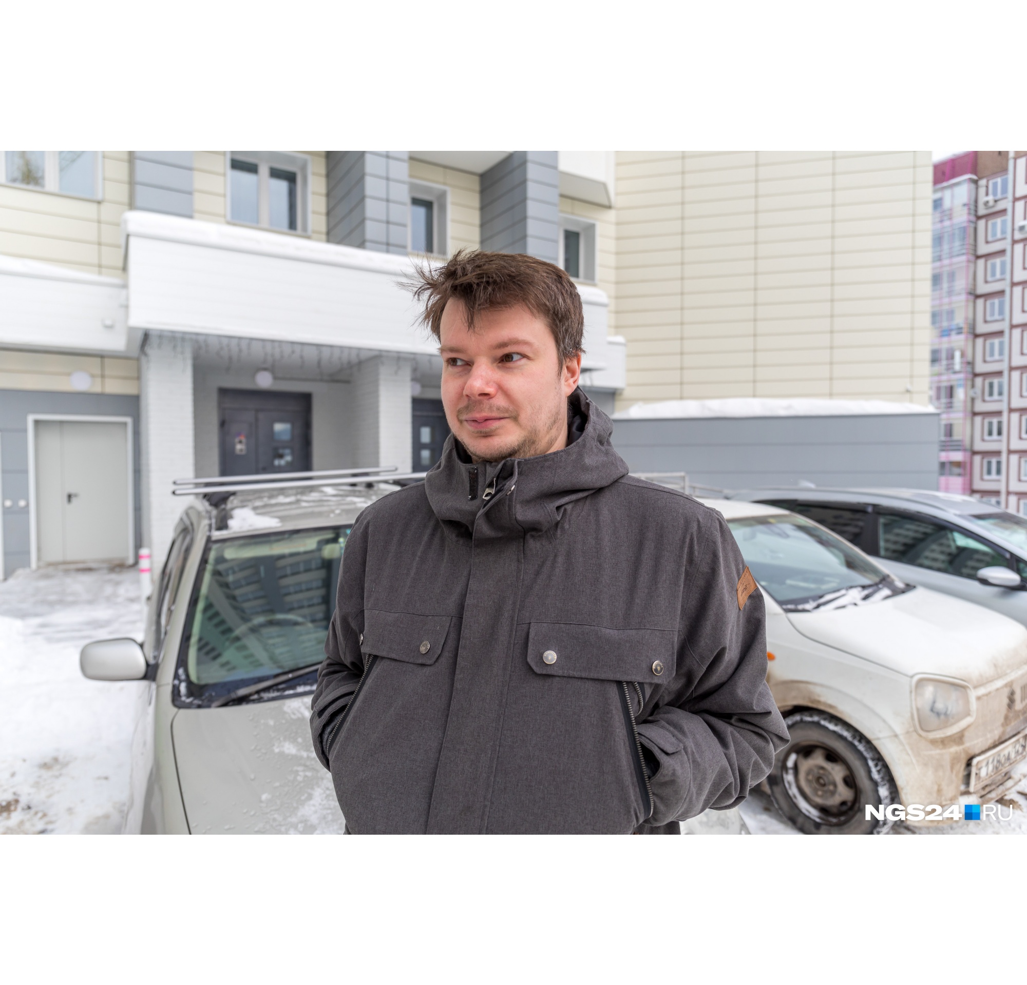 Геннадий — единственный из всех опрошенных жильцов, кто согласился показать лицо на камеру Геннадий — единственный из всех опрошенных жильцов, кто согласился показать лицо на камеру 