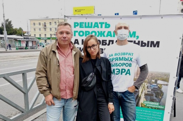 Алексей Гресько (справа на фото) со своими предшественниками на посту руководителя штаба Навального Виктором Барминым и Ириной Норман Алексей Гресько (справа на фото) со своими предшественниками на посту руководителя штаба Навального Виктором Барминым и Ириной Норман