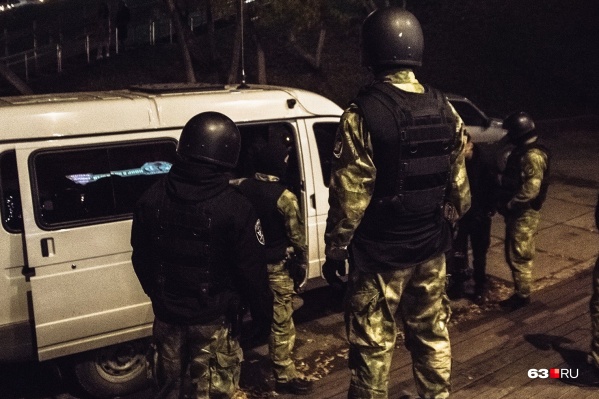 К рейду привлекли бойцов спецподразделения «Гром» и ОМОНа К рейду привлекли бойцов спецподразделения «Гром» и ОМОНа