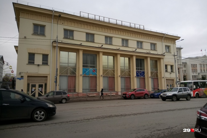 1 апреля 2020 года арендаторы окончательно покинули здание 1 апреля 2020 года арендаторы окончательно покинули здание