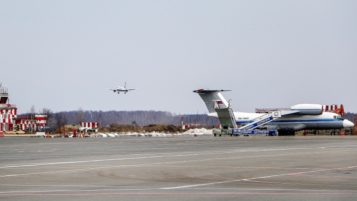 Пассажиры самолета рассказали об экстренной посадке в Стригино