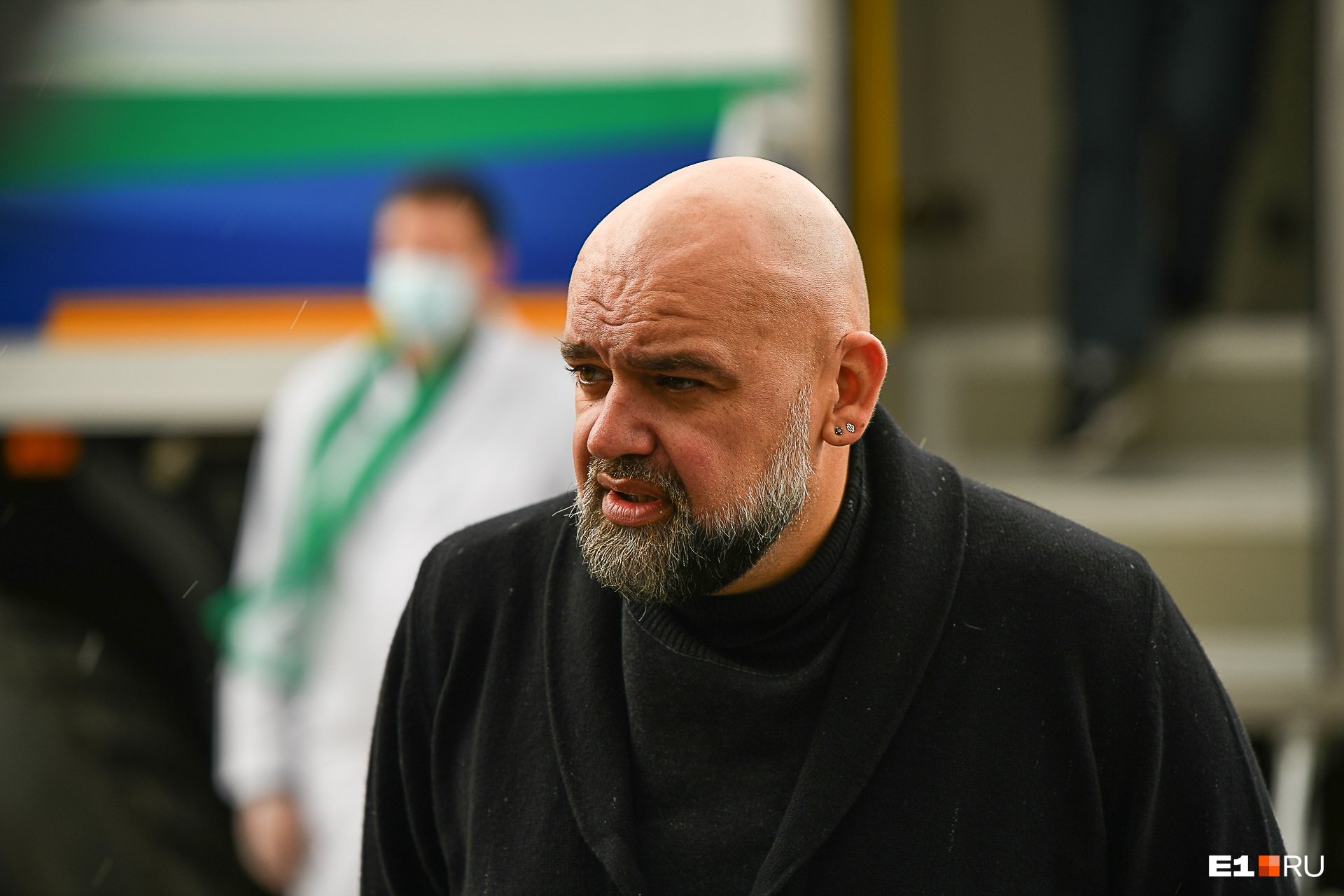 Главврач Коммунарки считает, что в Свердловской области запустят пилотный проект по реабилитации пациентов после коронавируса