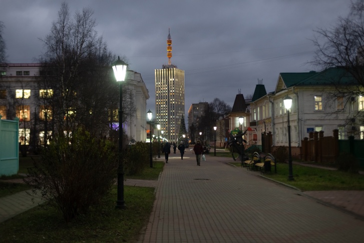 На новых фонарях будут кронштейны для новогоднего освещения На новых фонарях будут кронштейны для новогоднего освещения