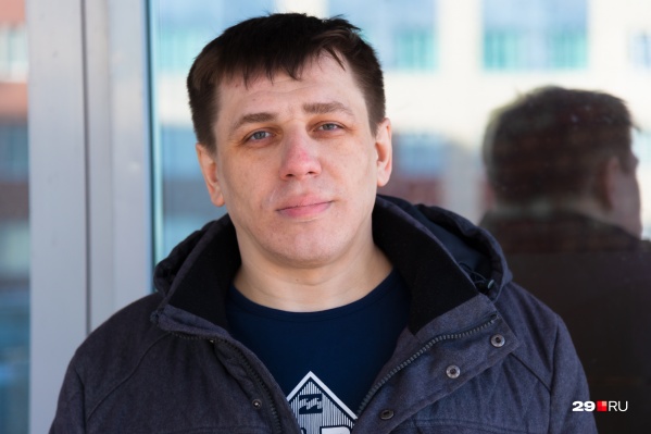 Поддержать Боровикова к зданию суда пришло около десяти его знакомых Поддержать Боровикова к зданию суда пришло около десяти его знакомых
