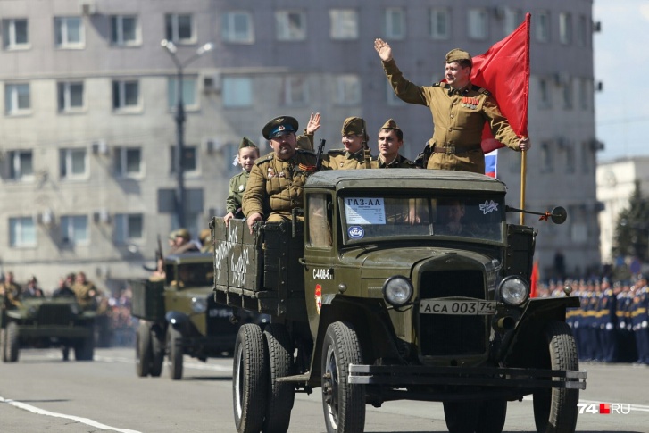 Генеральная репетиция парада Победы с участием военной техники пройдет в пятницу на площади Революции Генеральная репетиция парада Победы с участием военной техники пройдет в пятницу на площади Революции
