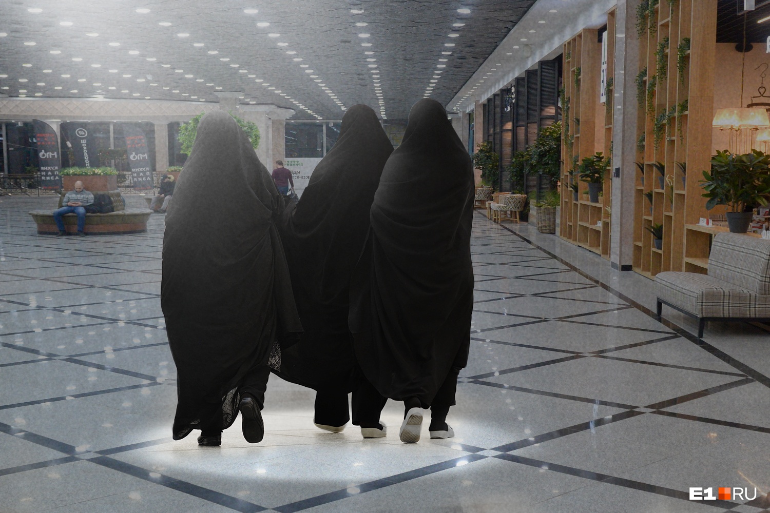 «Что ерундой занимаешься? В секту попала?»: как россиянки принимают ислам и надевают хиджаб