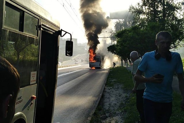Автобус сгорел полностью