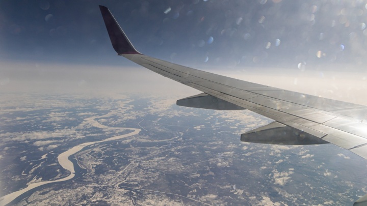 «Сидим уже три часа»: самолет из Новосибирска не смог приземлиться в Красноярске и вернулся обратно