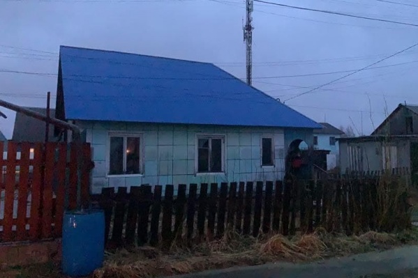 Пожар потушили очень быстро — дом снаружи почти не пострадал Пожар потушили очень быстро — дом снаружи почти не пострадал