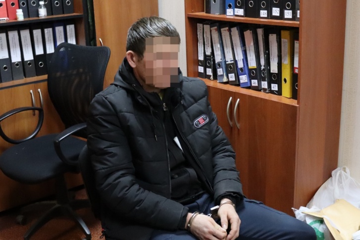 Имена и гражданство подозреваемых официально не разглашаются Имена и гражданство подозреваемых официально не разглашаются