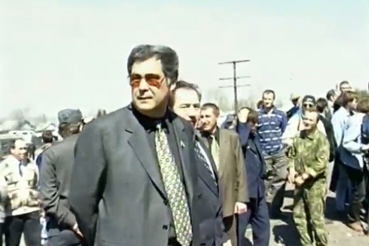 Аман Тулеев в Кузбассе в <nobr class="_">1997 году</nobr> во время шахтерских забастовок 