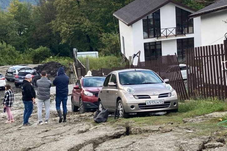 На месте работает городской оперативный штаб На месте работает городской оперативный штаб