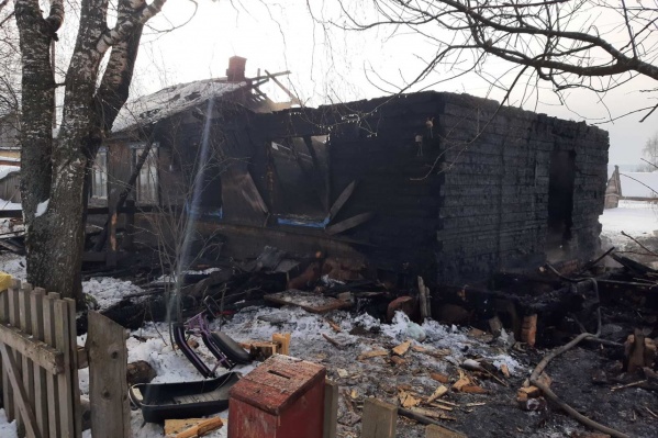 На пожаре погибли четыре человека На пожаре погибли четыре человека