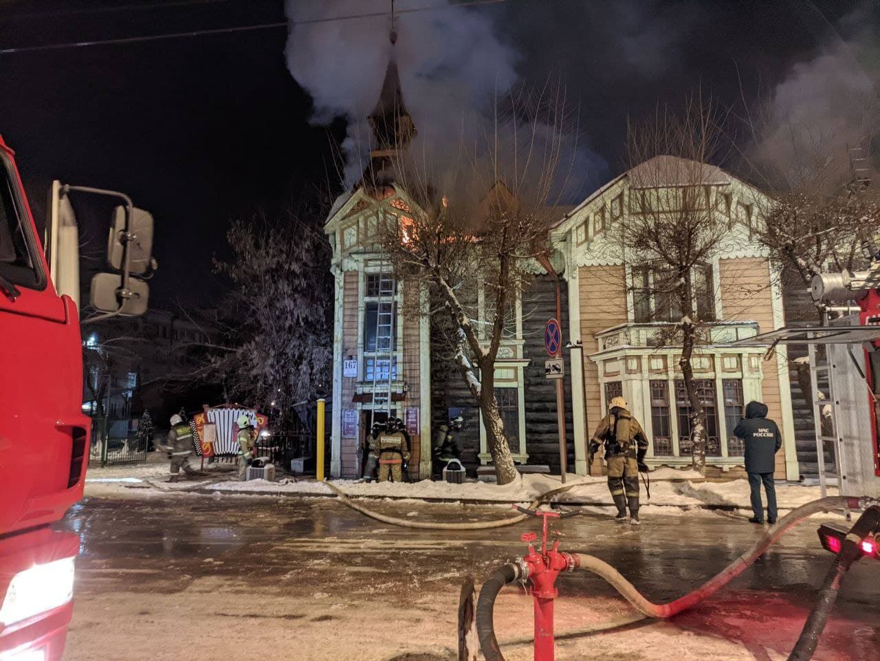 Пламя тушили больше 60 человек Пламя тушили больше 60 человек