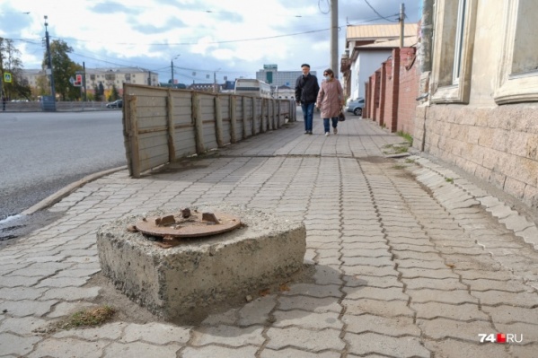 Это участок рядом с долгожданной набережной, но ходить здесь пока не слишком удобно Это участок рядом с долгожданной набережной, но ходить здесь пока не слишком удобно