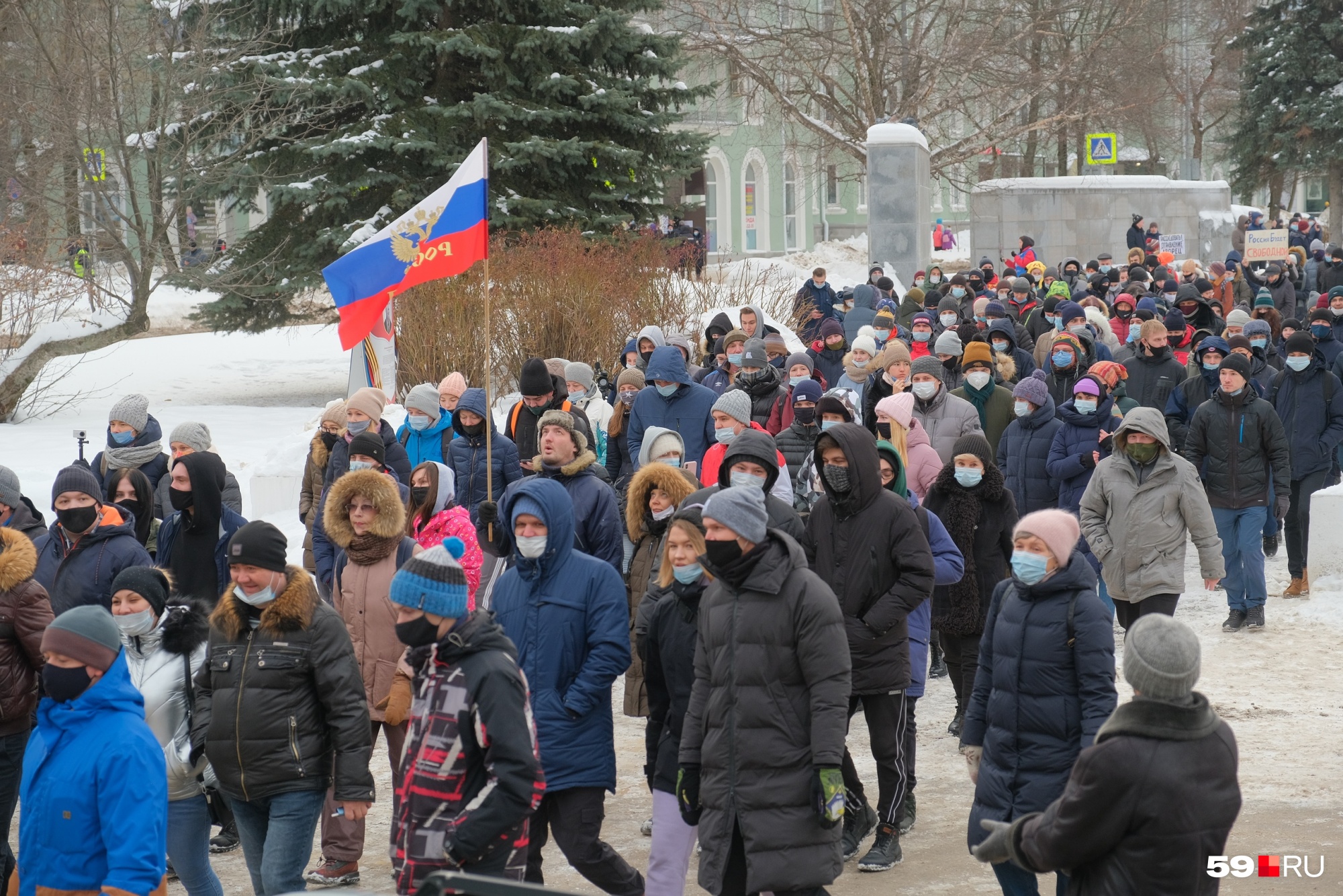 Протестующие собрались на Тихом Компросе, но смогли пройти совсем немного Протестующие собрались на Тихом Компросе, но смогли пройти совсем немного