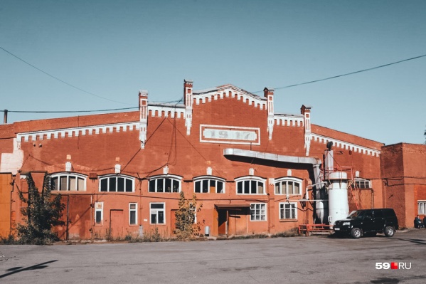 Пока в этом цеху занимаются металлообработкой и ремонтом агрегатов для трамваев Пока в этом цеху занимаются металлообработкой и ремонтом агрегатов для трамваев