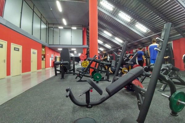 Конфликтная ситуация произошла в мае в фитнес-центре Extreme Fitness на Геодезической — этот зал пострадавшая клиентка Евгения выбрала из-за близости к дому Конфликтная ситуация произошла в мае в фитнес-центре Extreme Fitness на Геодезической — этот зал пострадавшая клиентка Евгения выбрала из-за близости к дому