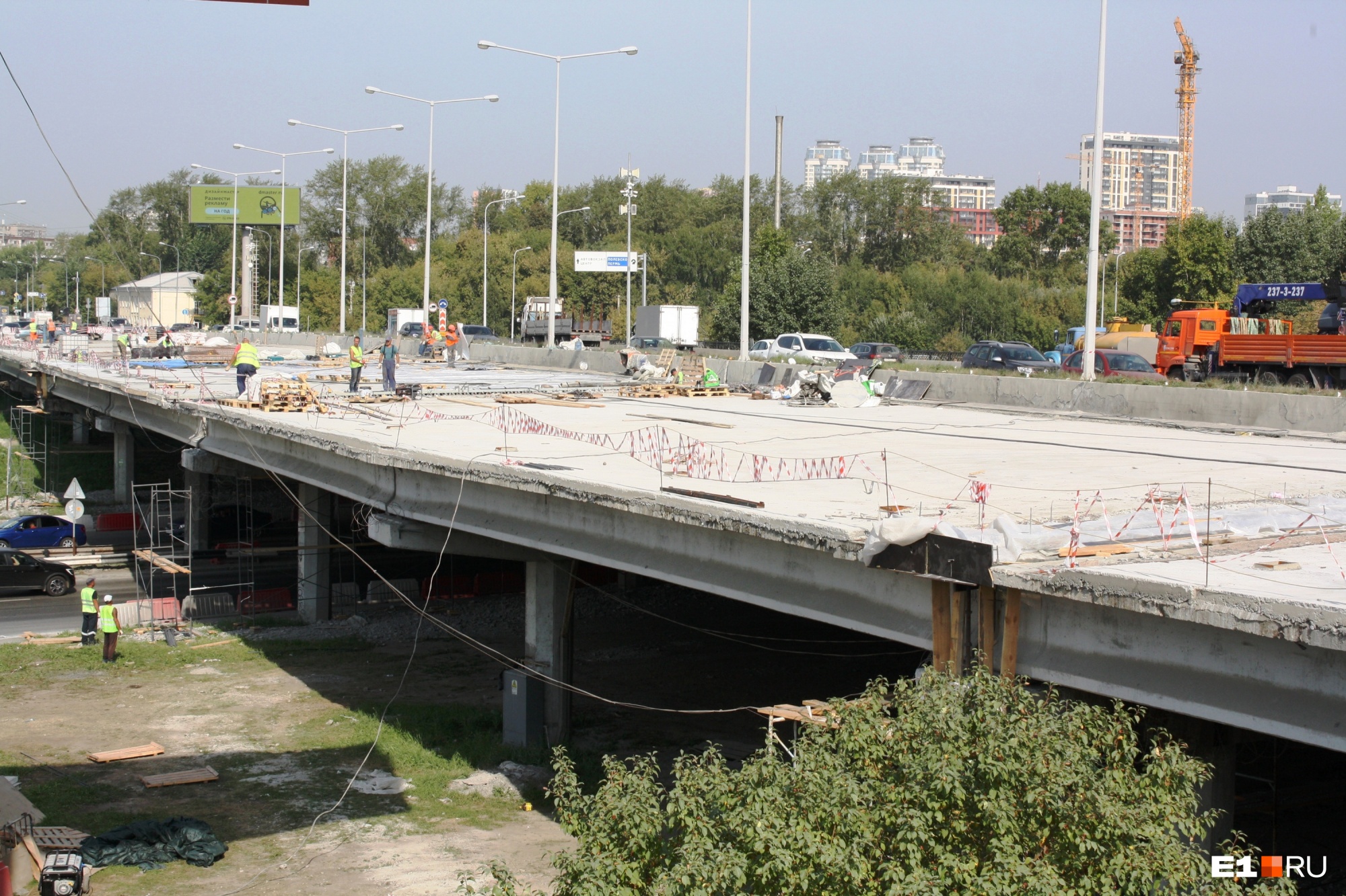 Строители передумали открывать дополнительные полосы на мосту по Луганской к 1 сентября