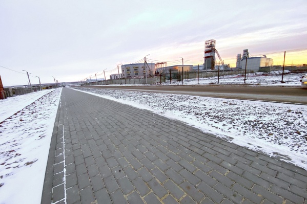 Тротуары ГОКа теперь вымощены современной плиткой Тротуары ГОКа теперь вымощены современной плиткой