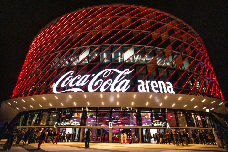 Многофункциональный комплекс Coca-Cola Arena в Дубае способен вместить 17 тысяч человек Многофункциональный комплекс Coca-Cola Arena в Дубае способен вместить 17 тысяч человек