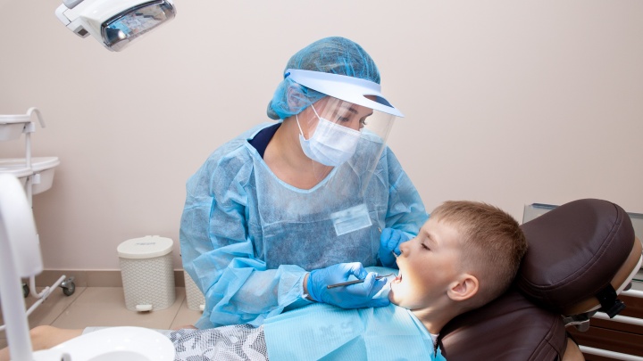 Как можно испортить прикус или допустить опасную инфекцию: 10 главных вопросов детскому стоматологу