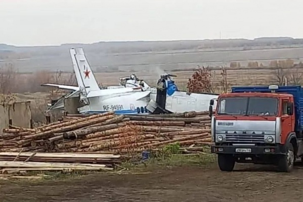 Самолет взлетел в 09:05, а в 09:11 спасателям поступил сигнал о крушении Самолет взлетел в 09:05, а в 09:11 спасателям поступил сигнал о крушении