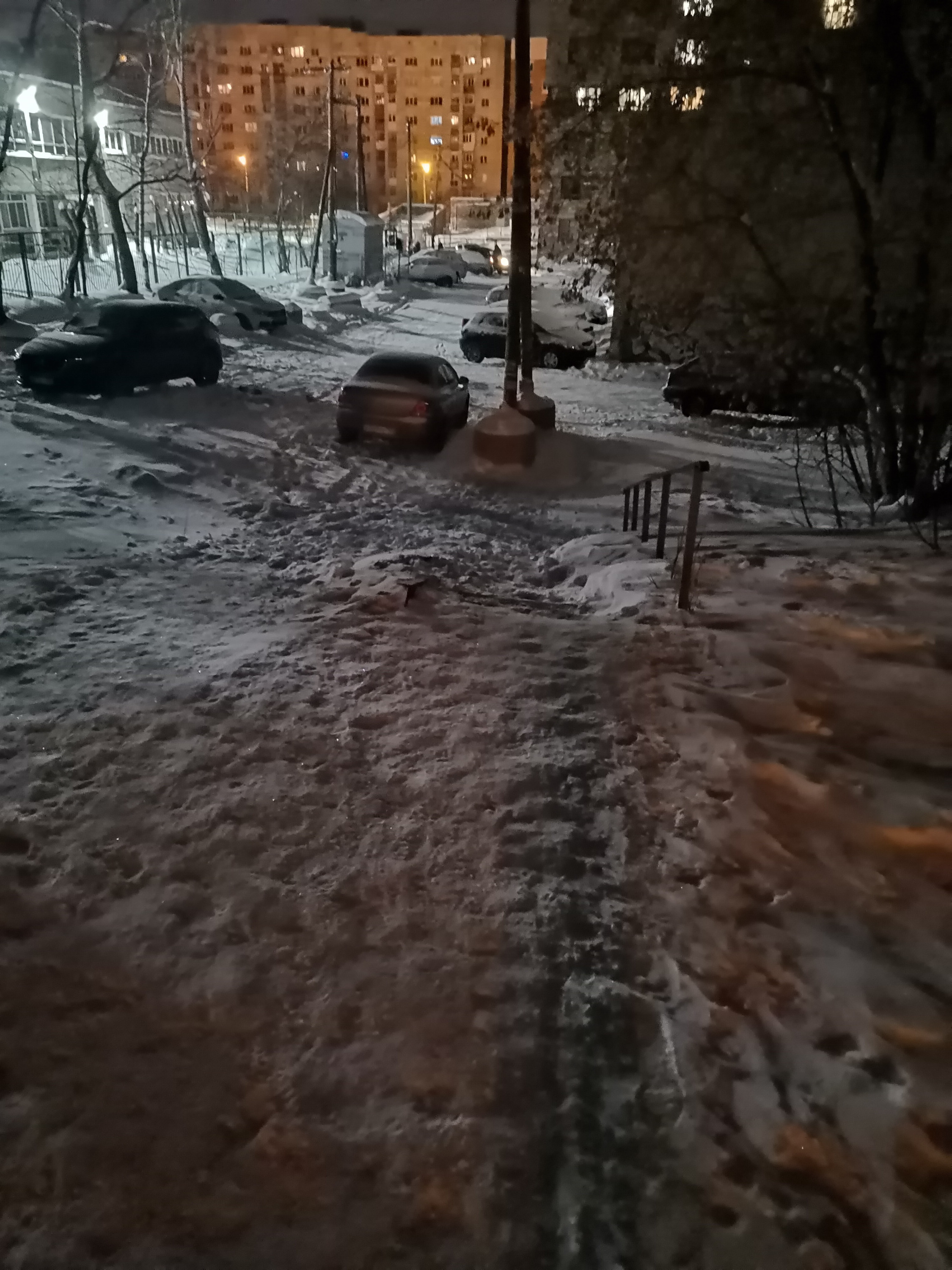 Двор на улице Замятина Двор на улице Замятина