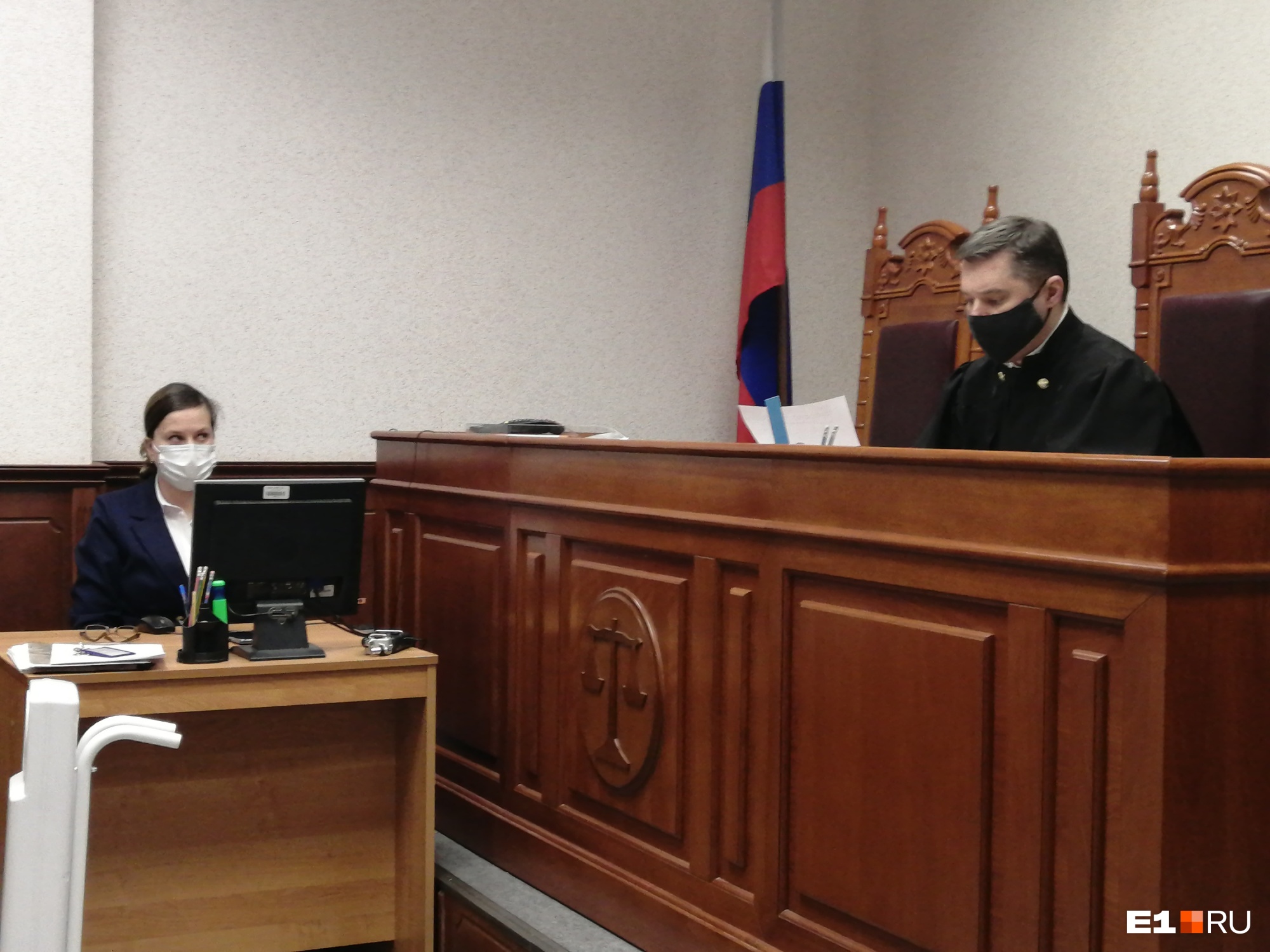 Судья Максим Крутько разрешил фотосъемку в зале Судья Максим Крутько разрешил фотосъемку в зале