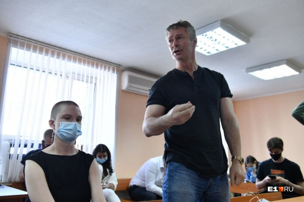 После девяти суток ареста Ройзман должен будет выполнить обязательные работы После девяти суток ареста Ройзман должен будет выполнить обязательные работы