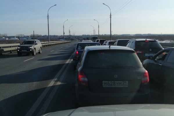 Движение затруднено до сих пор Движение затруднено до сих пор